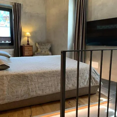 Immaculate 1-king Bed In Vassena * Oliveto Lario