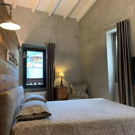 Immaculate 1-king Bed In Vassena