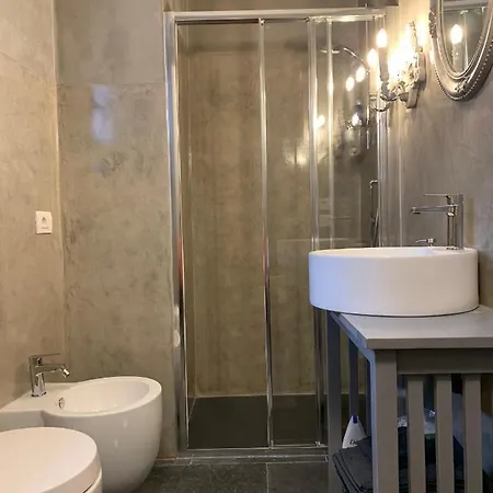 Immaculate 1-king Bed In Vassena * Oliveto Lario